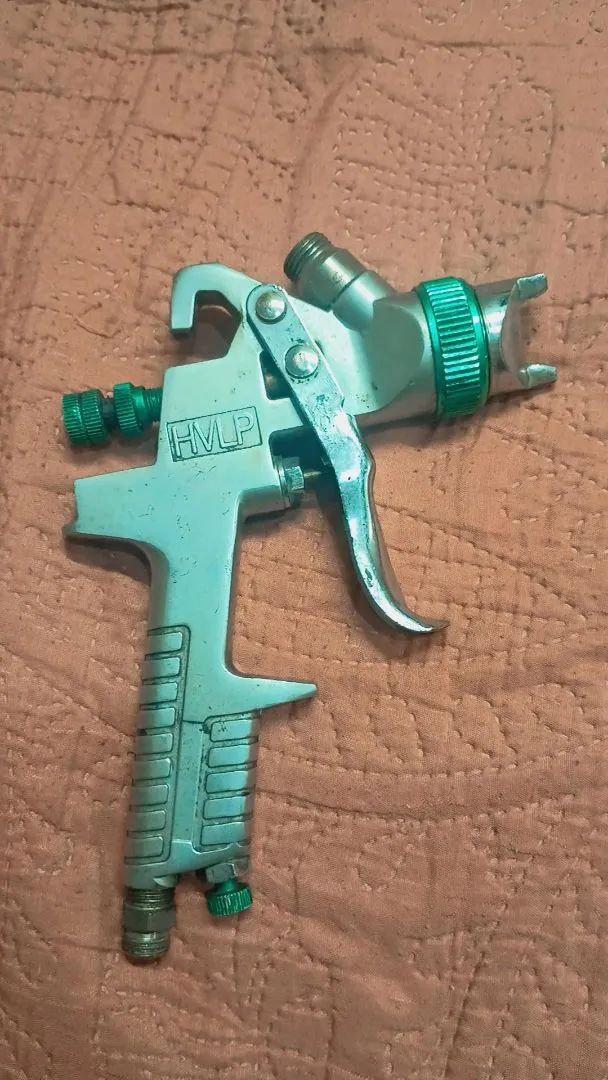 Pistola de pintura automotiva. 
