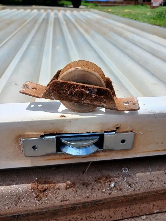 Troca de roldana / portão alumínio 