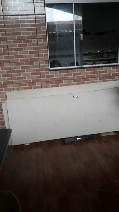 Portas brancas usadas em bom estado