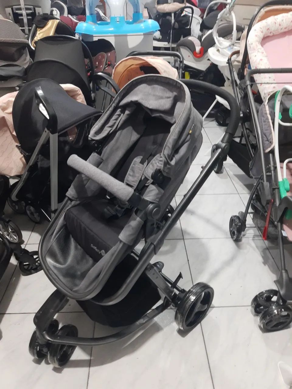 Carrinho de Bebê safety  em estado de novo  maus bebê conforto  e base veicular  - Foto 6