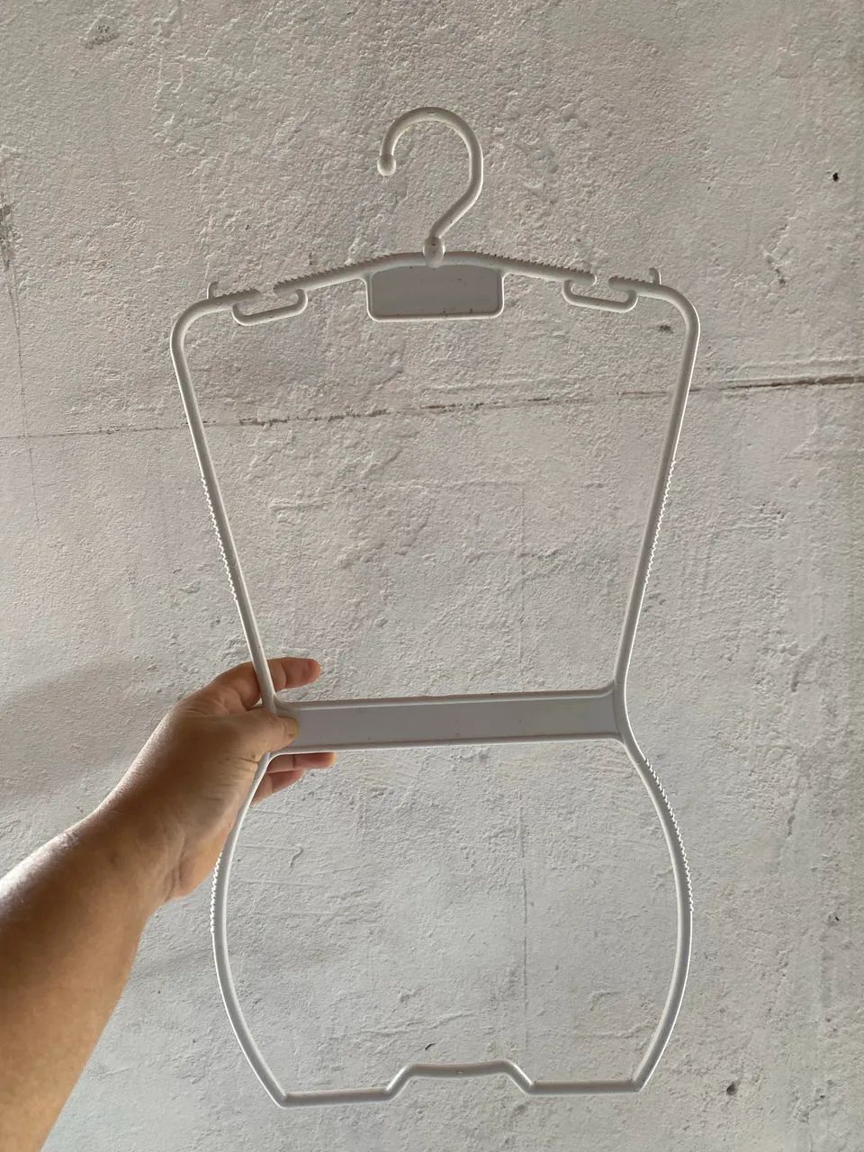 Cabide de corpo infantil 