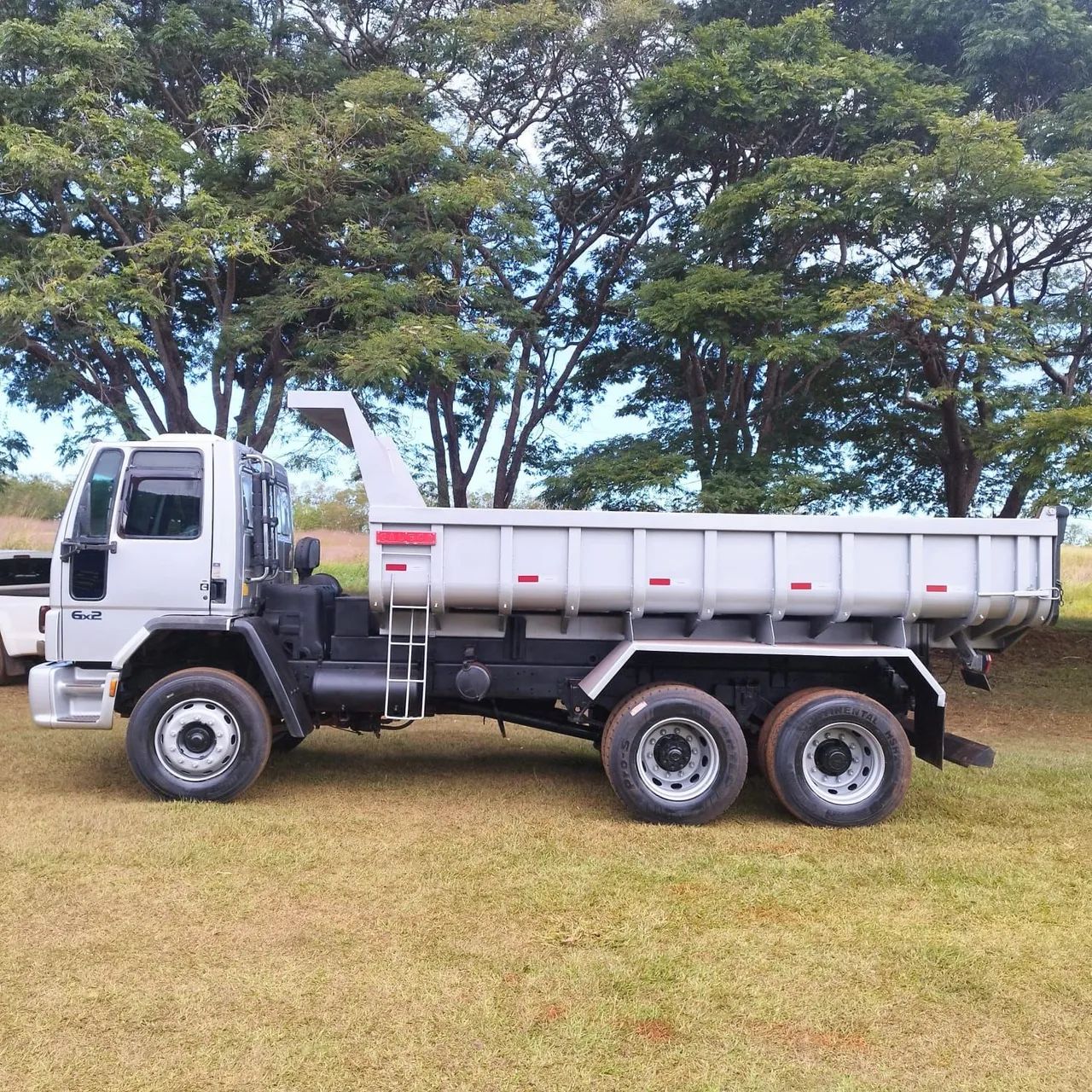 Caminhão caçamba Ford cargo 2422 ano 2010/11 - Foto 4