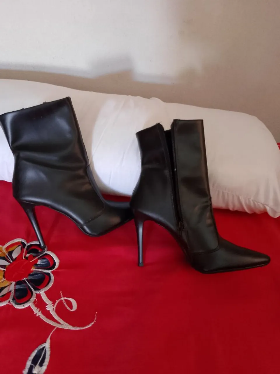 Botas de salto finas pretas