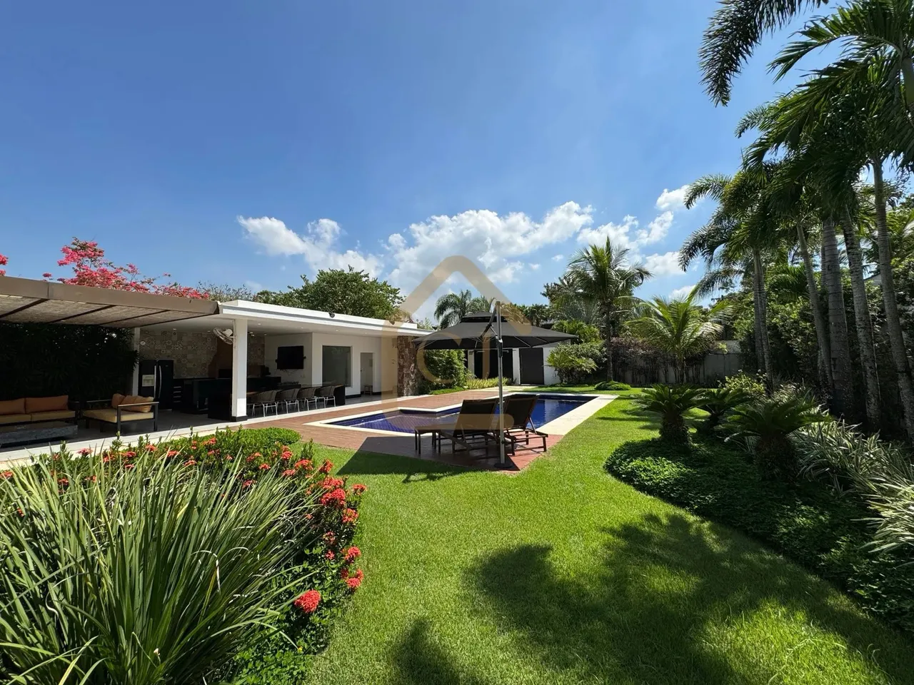 Casa luxuosa no Condomínio Mansões - Barra da Tijuca