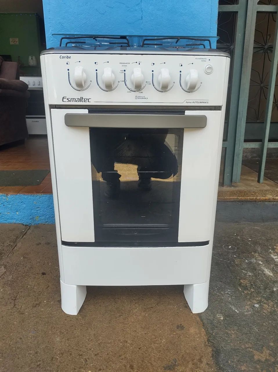 Vendo fogão de 4 bocas Esmaltec 