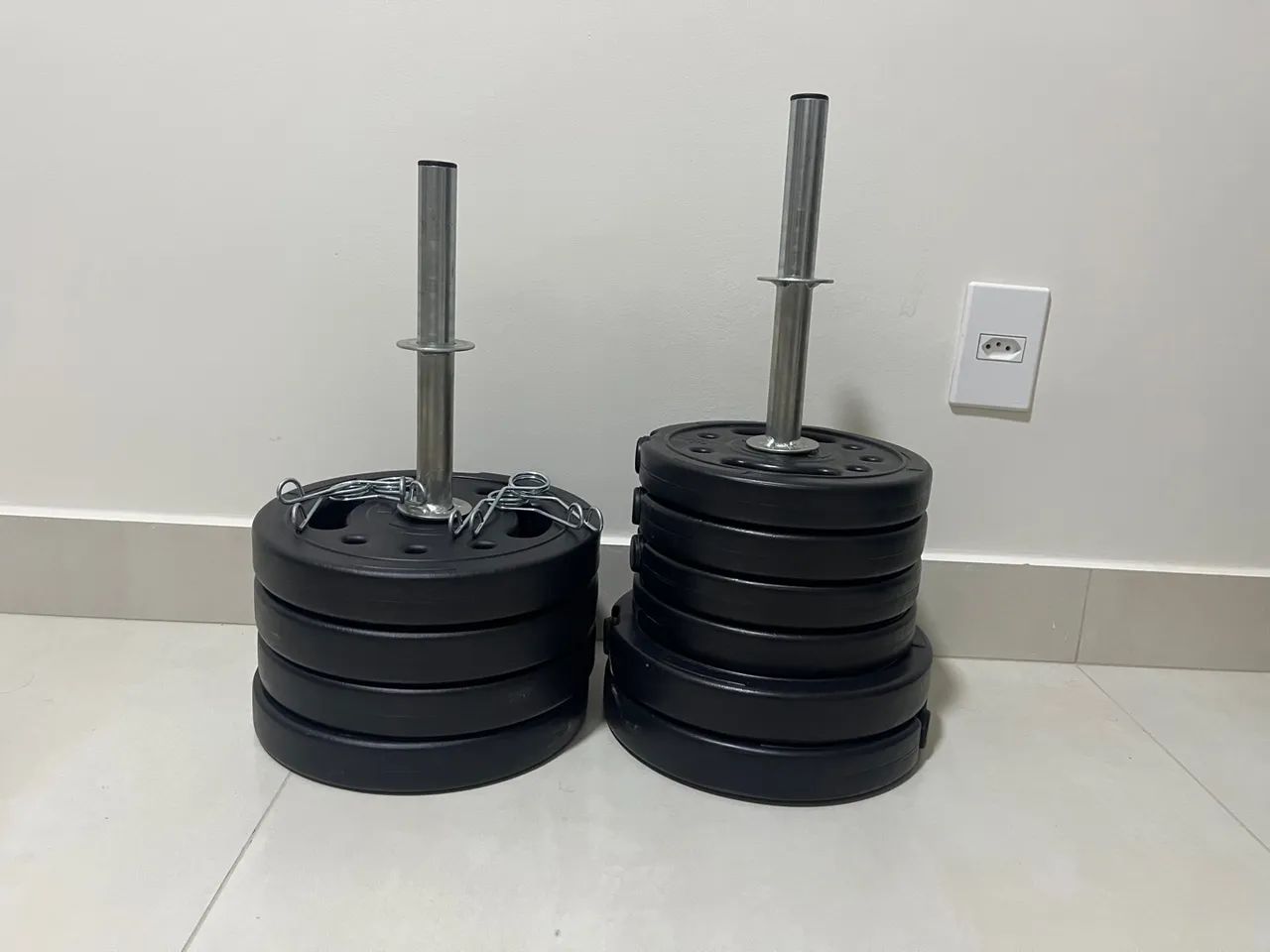 Conjunto de Barras e Anilhas até 42kg - Foto 2