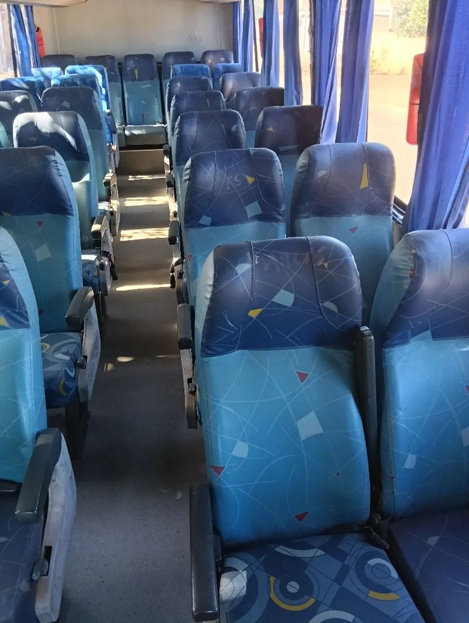 Micro ônibus sênior Mercedes LO915 - Foto 8