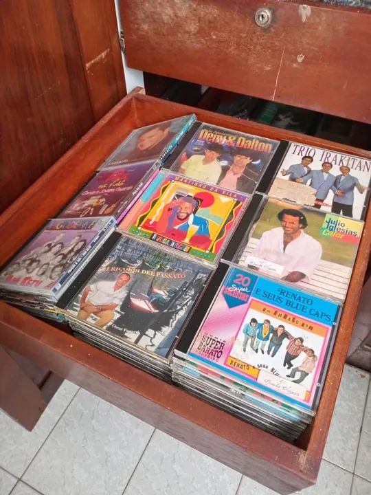 Coleção de CDs originais - Vários artistas nacionais e internacionais - Foto 3