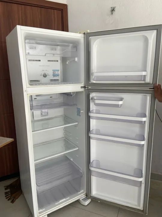 Geladeira Electrolux Semi Nova - Foto 3