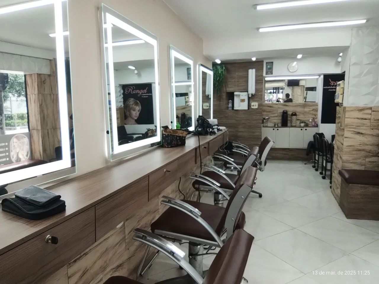 Salão de beleza em botafogo RJ admite manicure 
