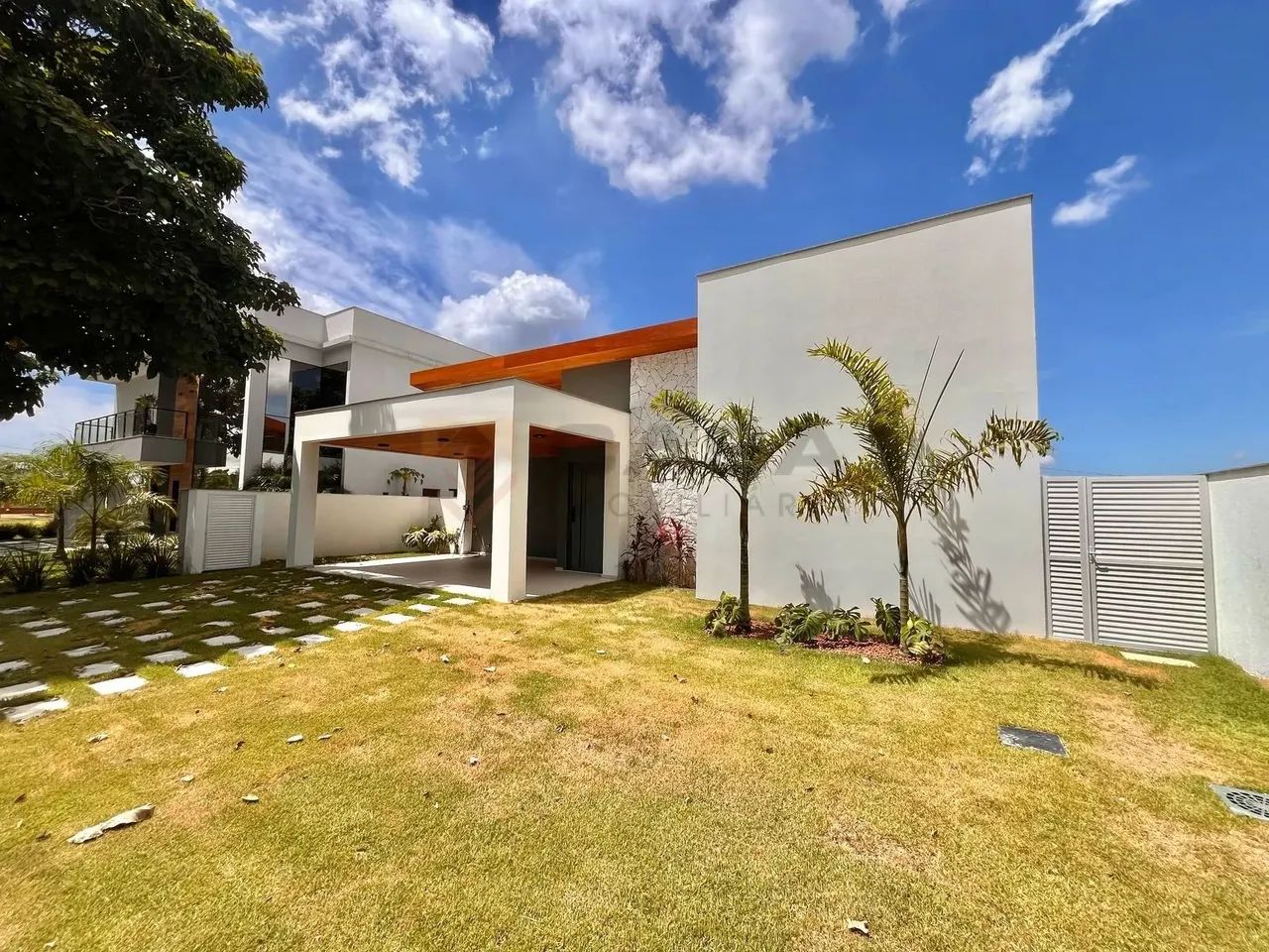 Oportunidade no Alphaville Jacuhy-Incrível casa alto padrão c/ 4Q sendo 3 suítes