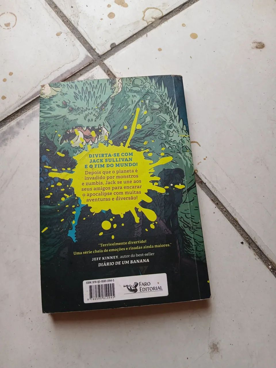 Os Últimos Jovens Da Terra.  Livro - Foto 2