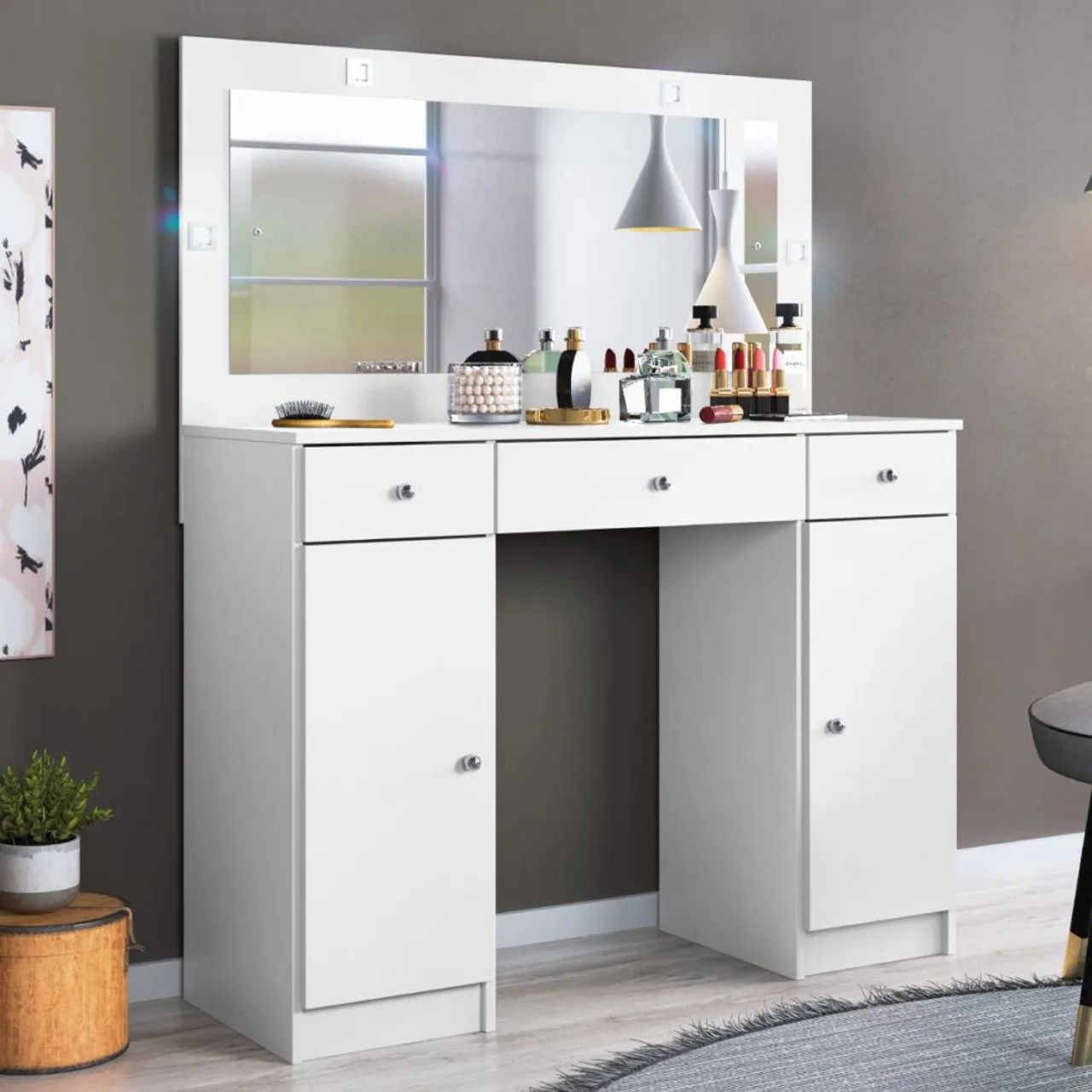 Penteadeira  com espelho e iluminação