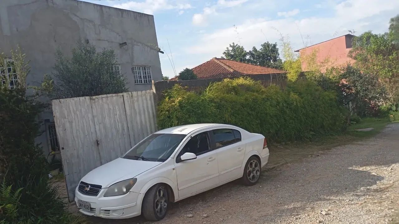 Imóvel para aluguel e venda possui 400 metros quadrados com 6 quartos em Barreirinha - Cur