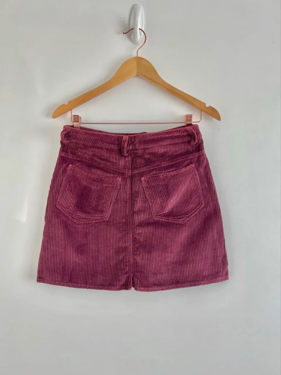 Saia curta 36 / 38 veludo bordô  - Foto 2