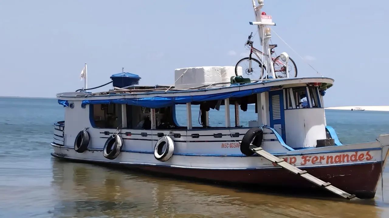 Embarcação completa com documentação atualizada 