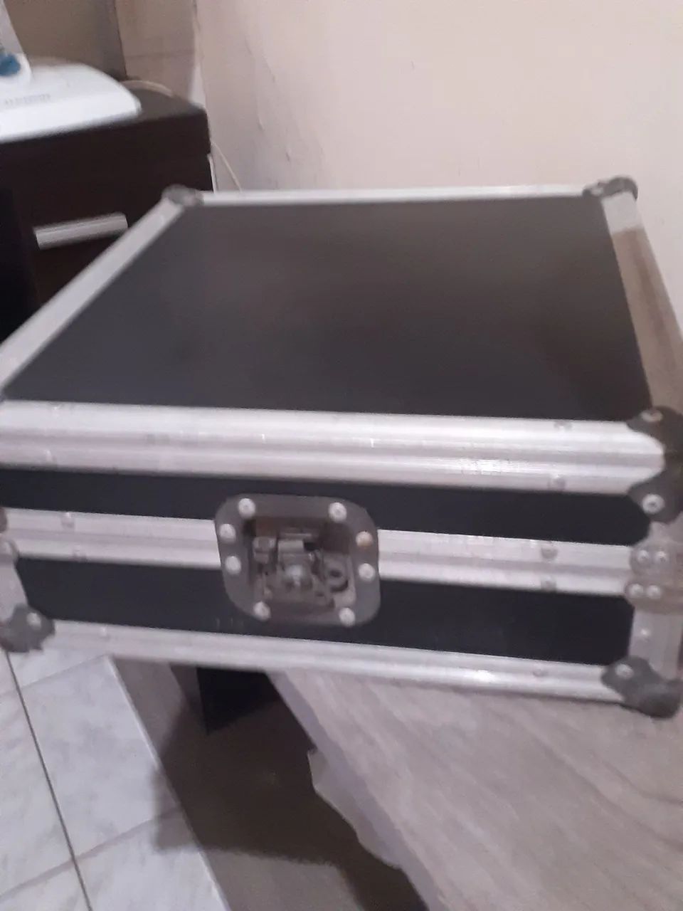 Mala em alumínio para acessórios super conservada  - Foto 3