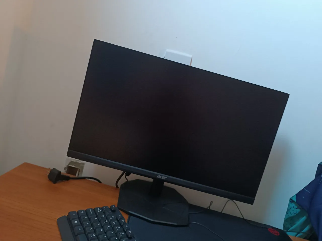 Monitor Acer KG241Y 180HZ 0.5 ms semi novo