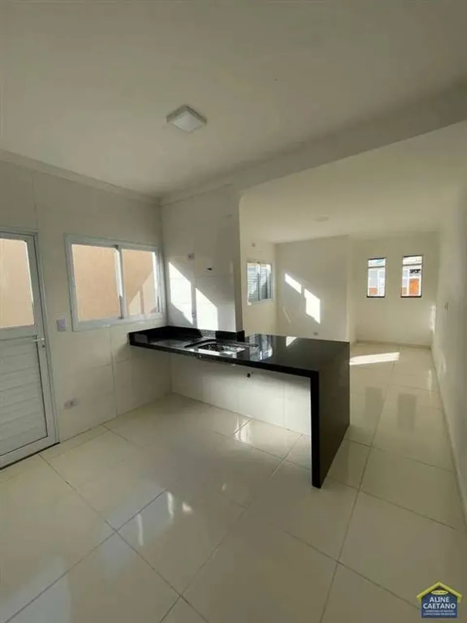 OPORTUNIDADE, SOBREPOSTA NO PORCELANATO, CONDOMINIO COM SÓ 2 CASAS VEM VER, FINANCIA!!
