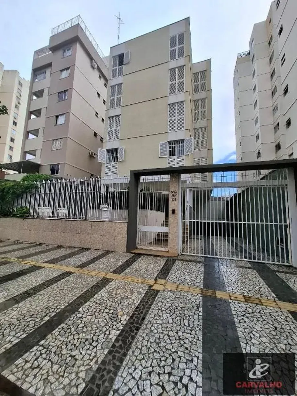 Apartamento para locação de 3 quartos no Setor Oeste, Goiânia-GO