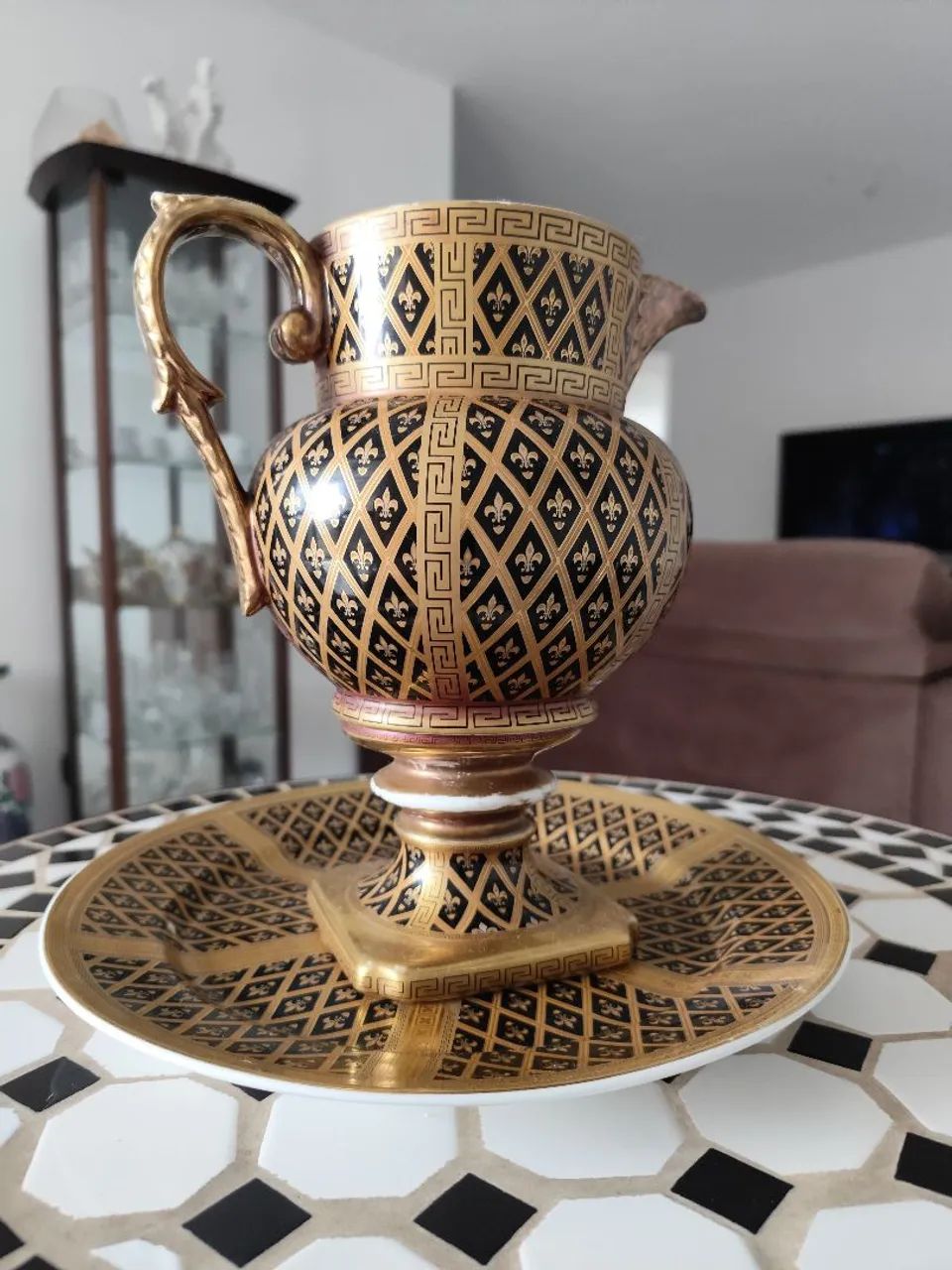 Jarro Decorativo em Porcelana Dourada - Foto 2