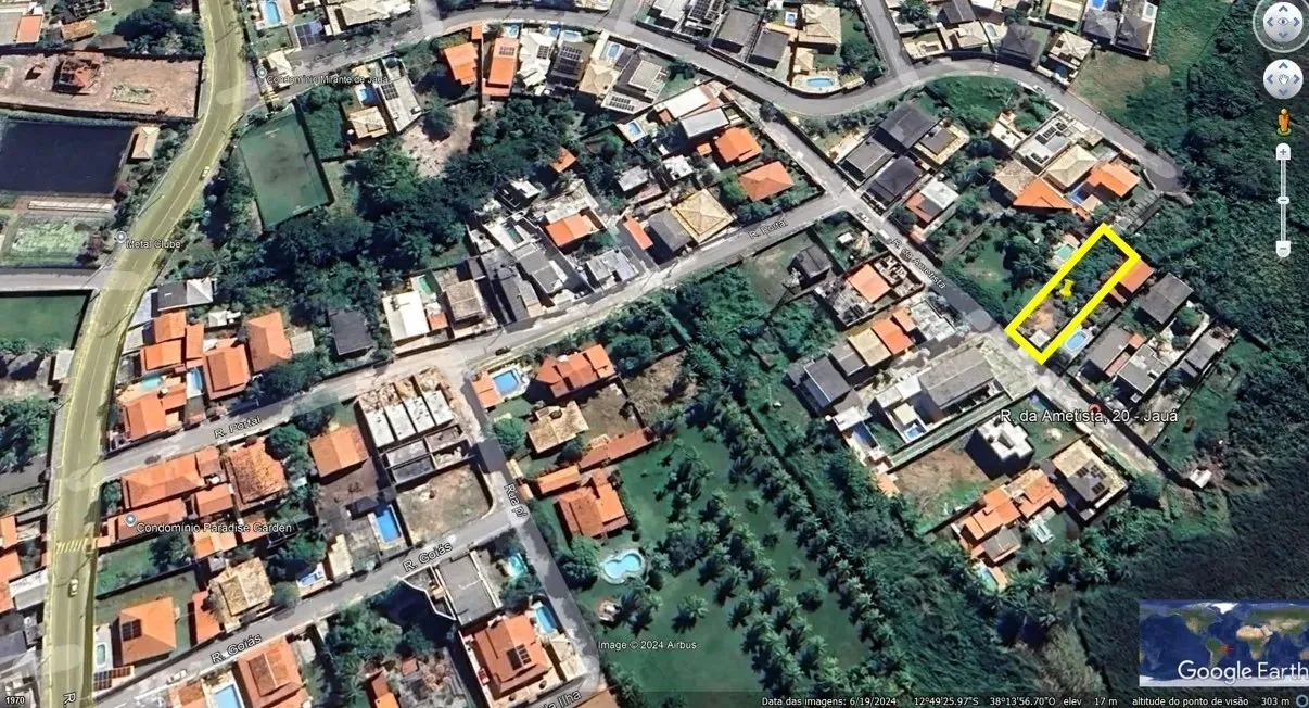 Terreno murado e plano de 529 m2 em Jauá