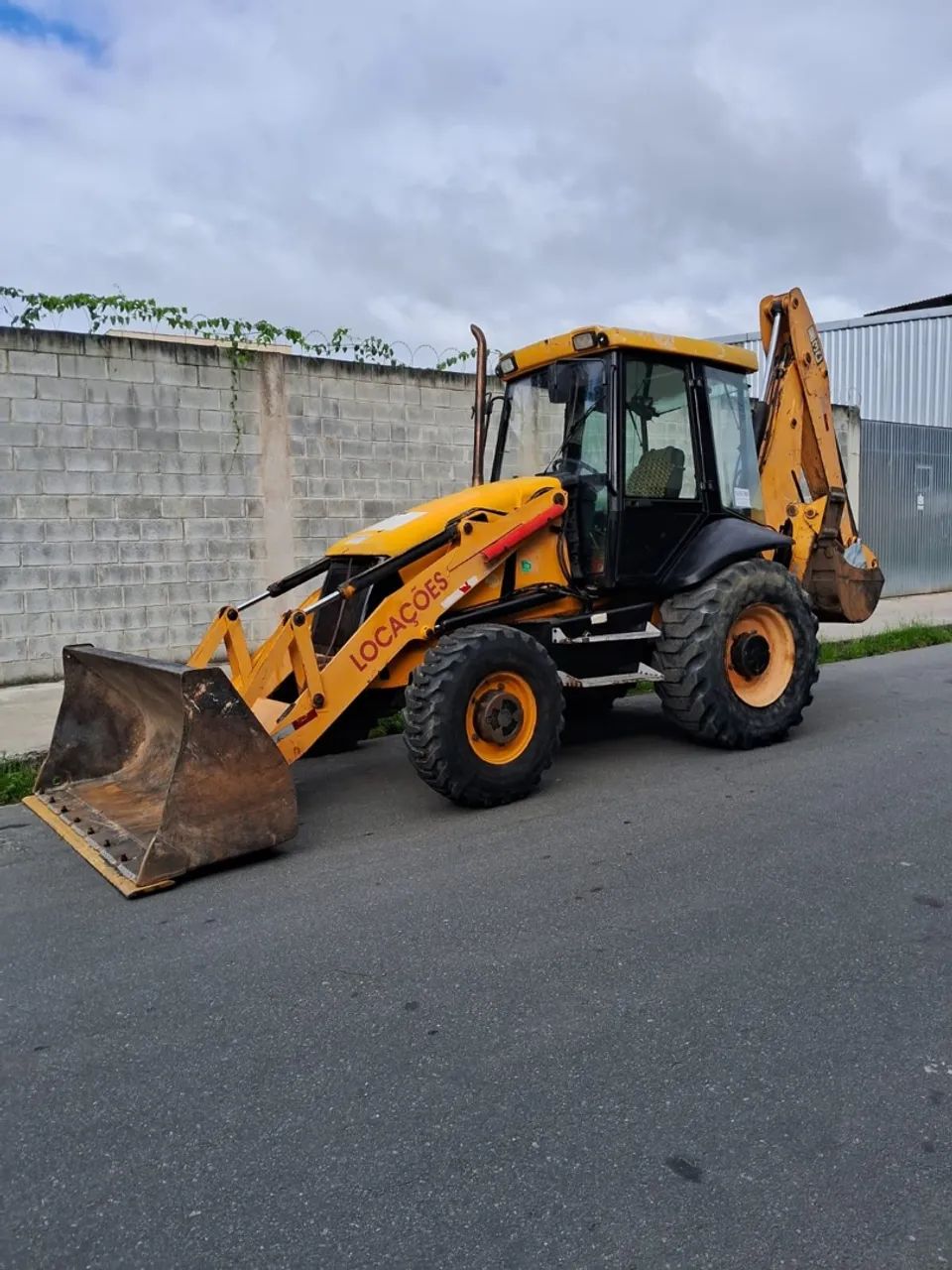 Retroescavadeira jcb  unico dono - Foto 2