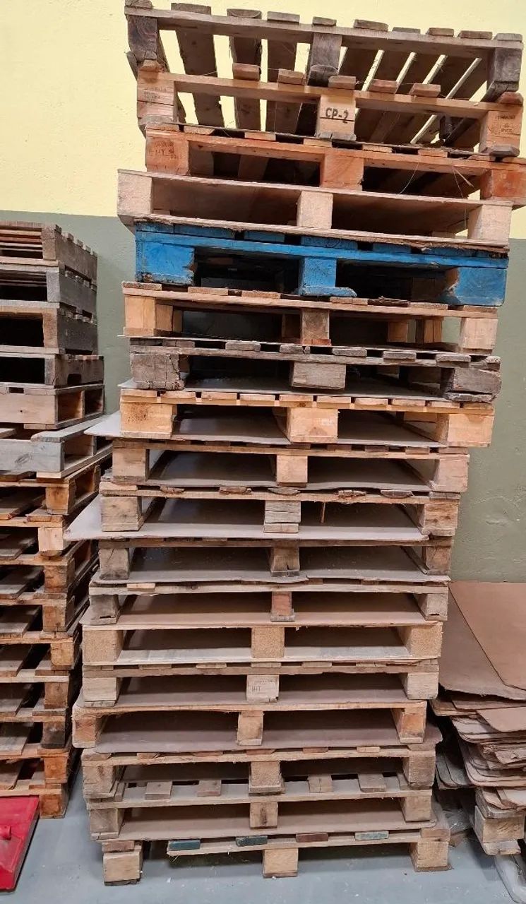 Vende-se 35 Paletes de Madeira usados em bom estado,.