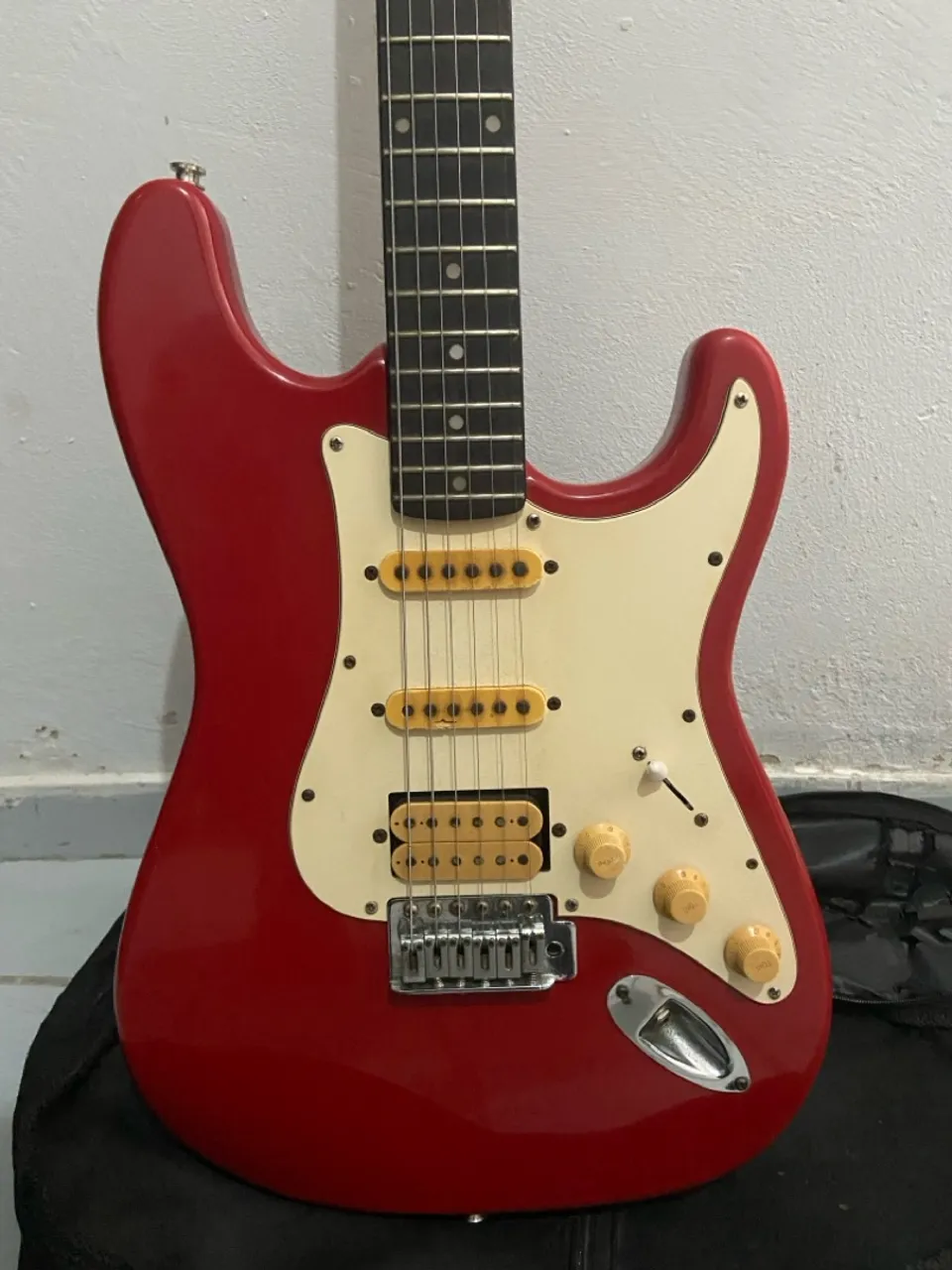 Guitarra Samick 1996 - som puro e corpo estável.