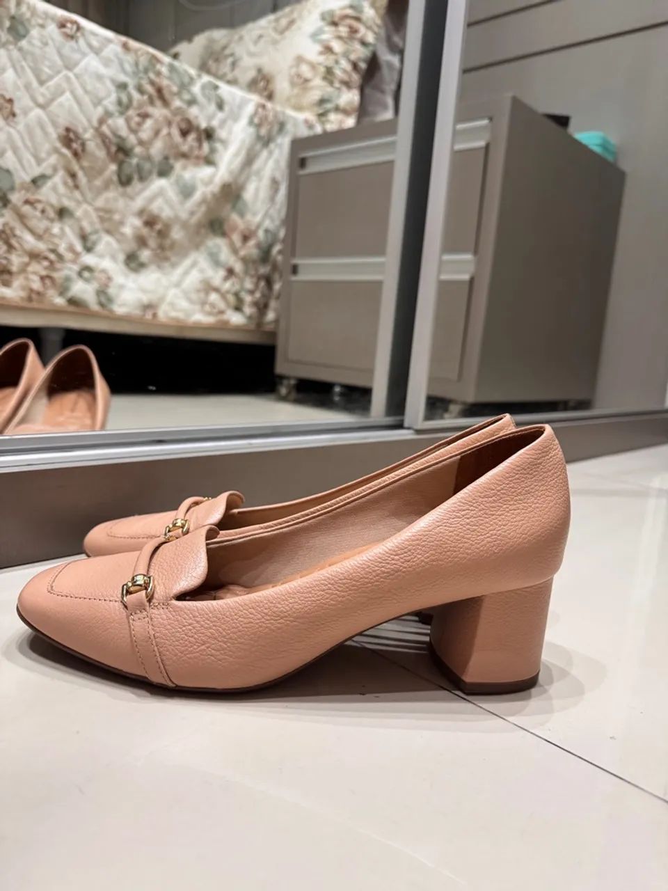 Sapatos Femininos Rosa - Jorge Bischoff - Foto 2