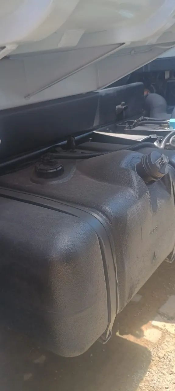 caminhão toco caçamba categoria especial com reduzida e cabine de fibra muito boa  - Foto 9