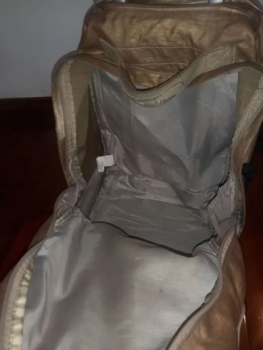 Mala de Viagem Kipling Dourada com Rodinhas - Foto 3