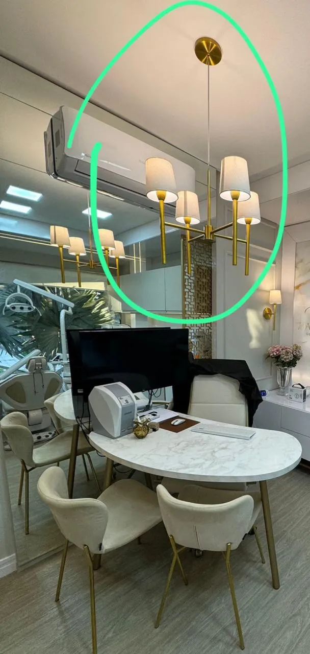 Conjunto lustre e arandela dourada clássica - Foto 3