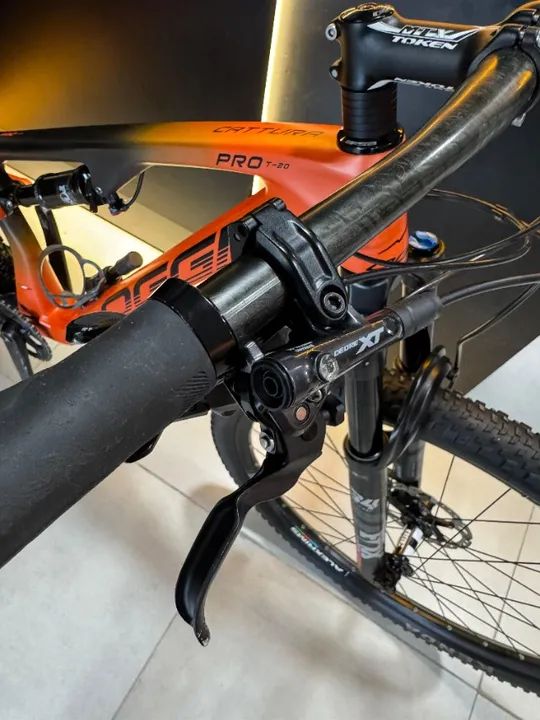 Bike top de linha Full Carbono Oggi Cattura Pro t-20 Shimano XT Fox 34 - Foto 4