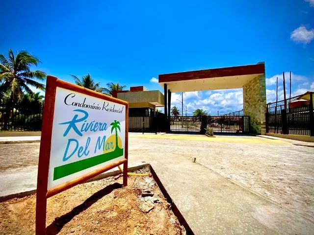 Casa Temporada com piscina em Condomínio Fechado, frente a praia.