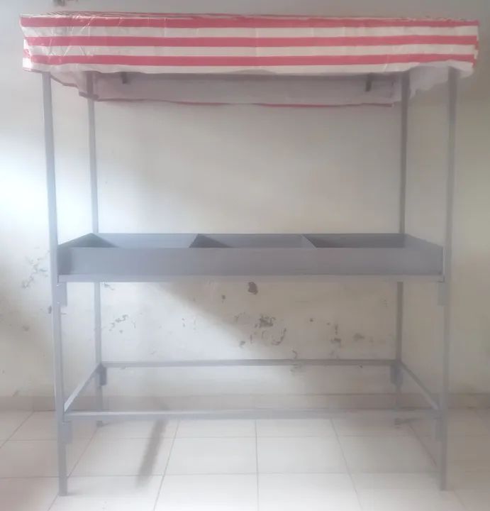  *61 Banca de feira de metal com cobertura, nova! - Foto 2