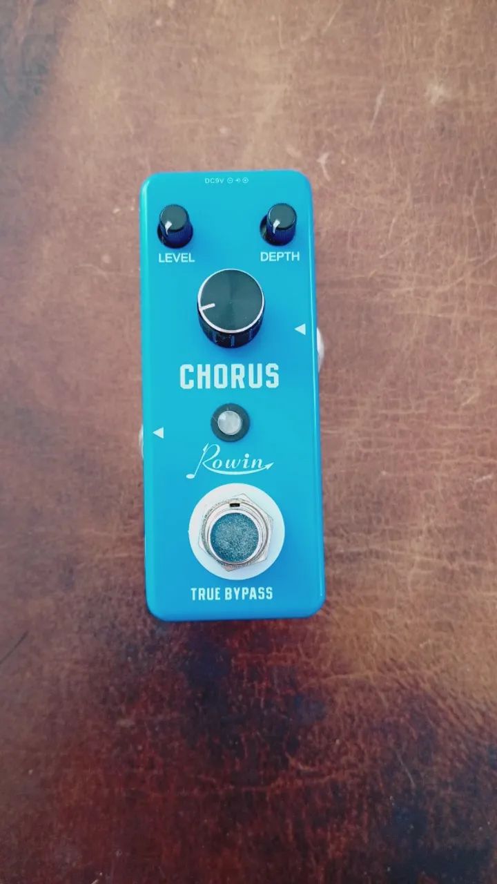 Pedal de efeito para guitarra Rowin Chorus