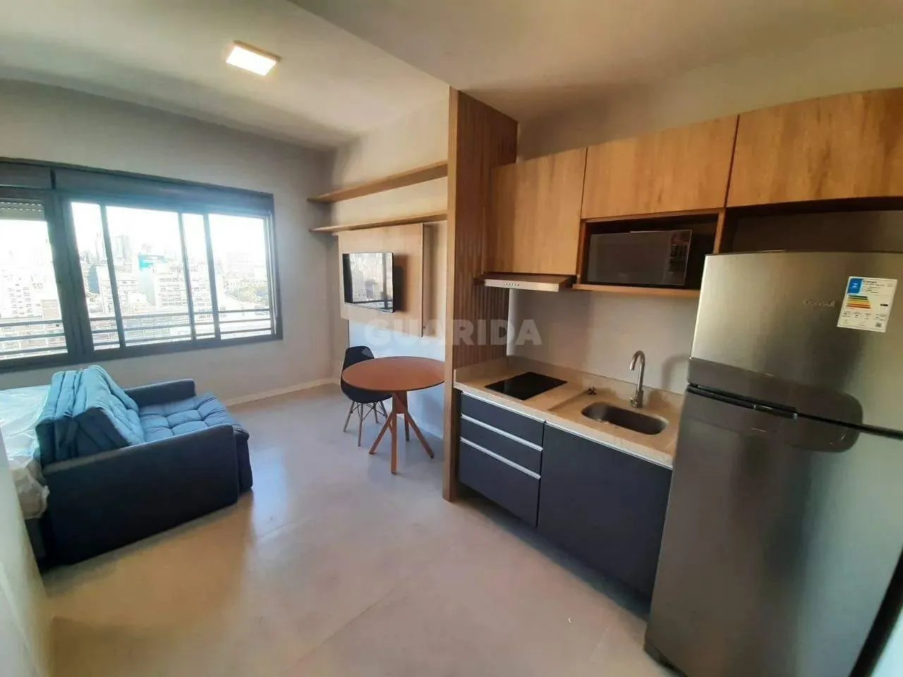 Loft/Stúdio totalmente mobiliado, para alugar no bairro Cidade Baixa em Porto Alegre.