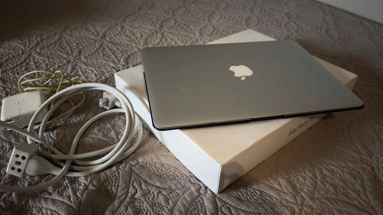 MacBookAir13 early2015 Core i5 8GB おまけ付き MacBookAir13 early2015 Core i5 8GB おまけ付き MacBookAir13