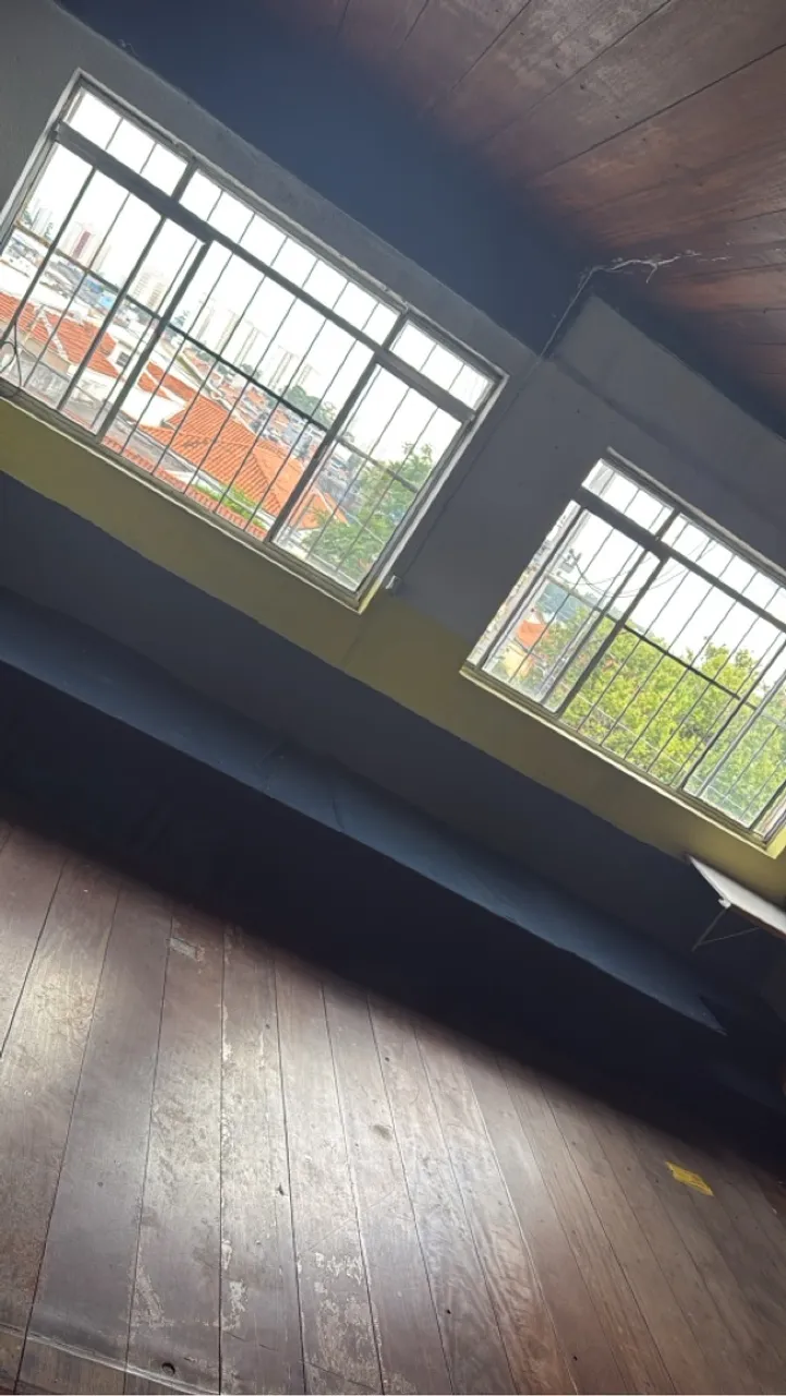 Alugo 2 salões parte superior