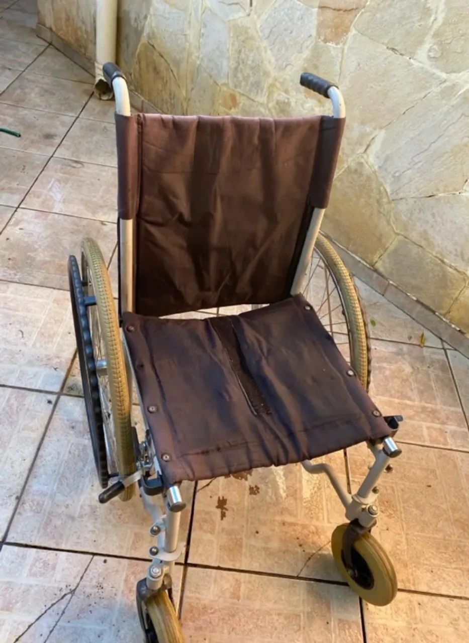 Cadeira de rodas - Foto 2