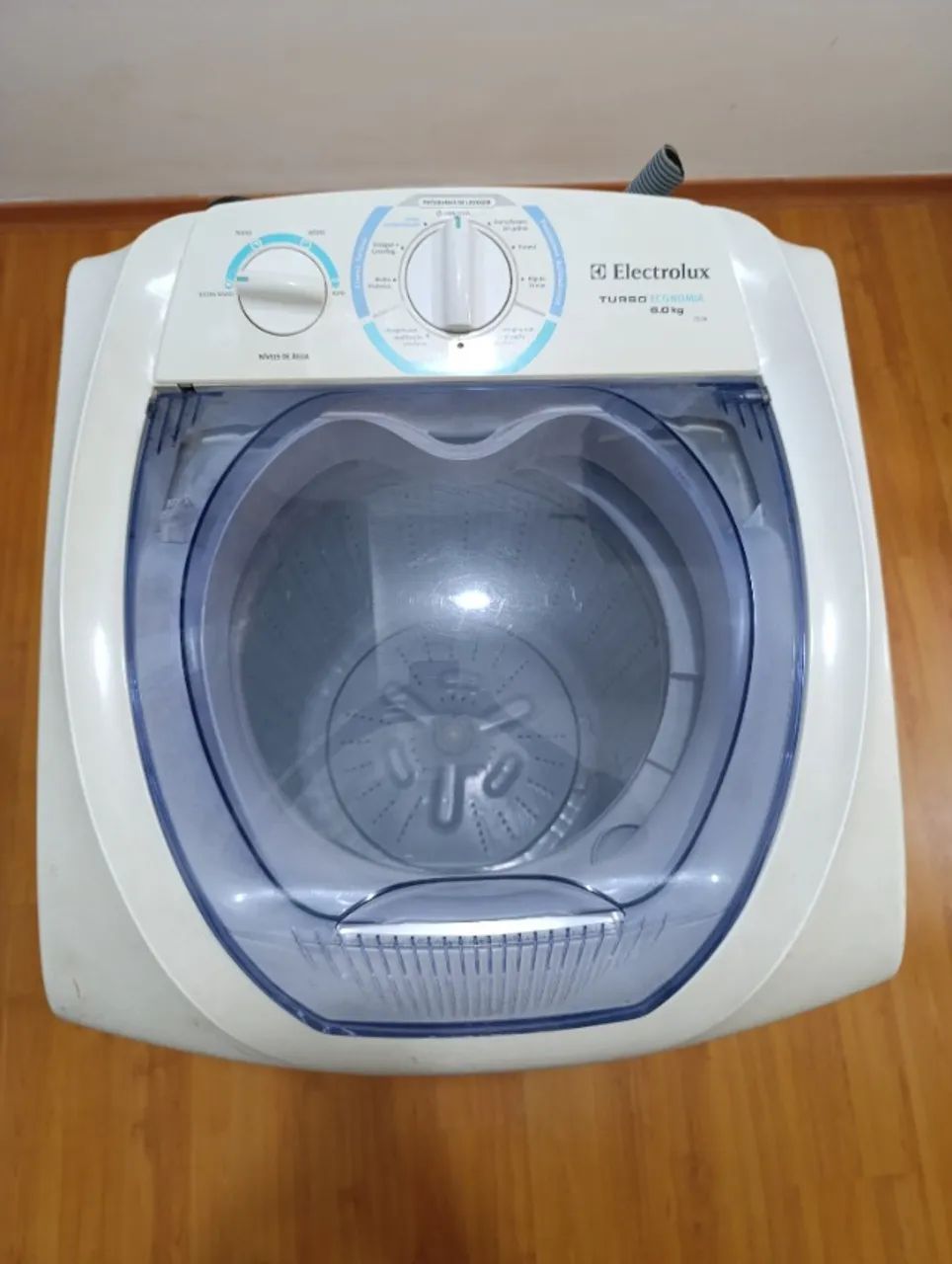 Máquina de lavar Electrolux para retirada de peças
