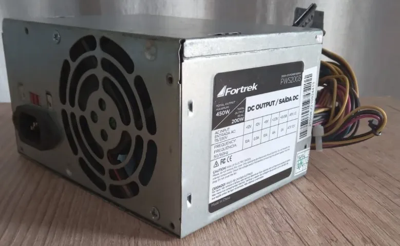 Fonte 200W Fortrek Bivolt ATX 24 Pinos 200 Watts Funcionando perfeitamente