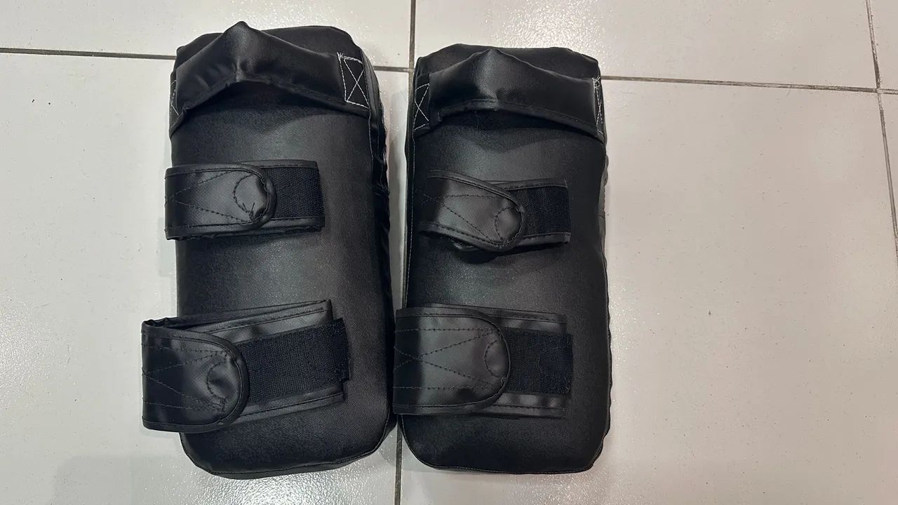 Par de Aparadores de Chute Profissional Muay Thai - Gorilla (NOVO) - Foto 2