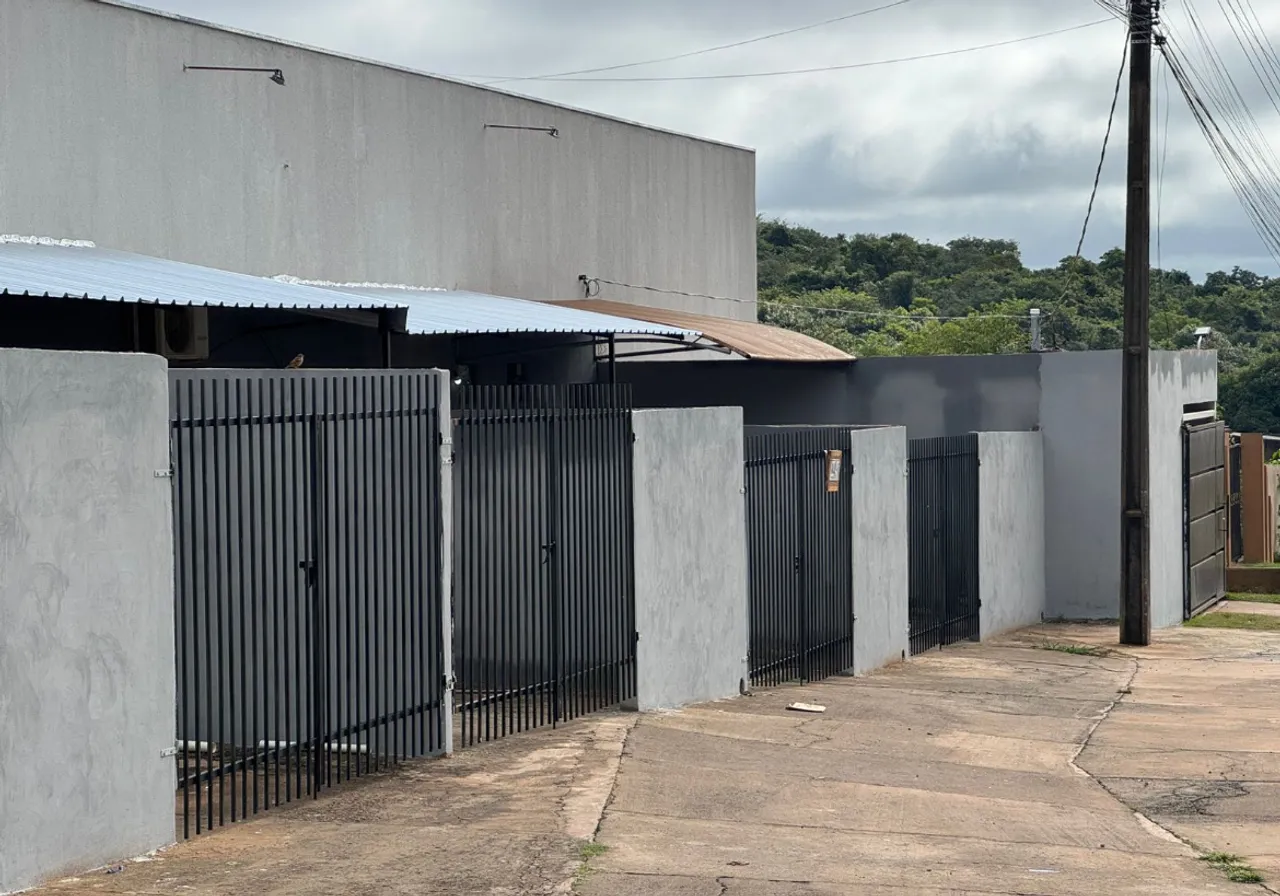 Alugo casa com três quartos em ponta Porã