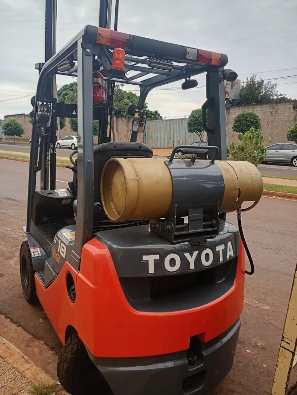 Empilhadeira Toyota 1.800 kg Seminova Revisada - Foto 2