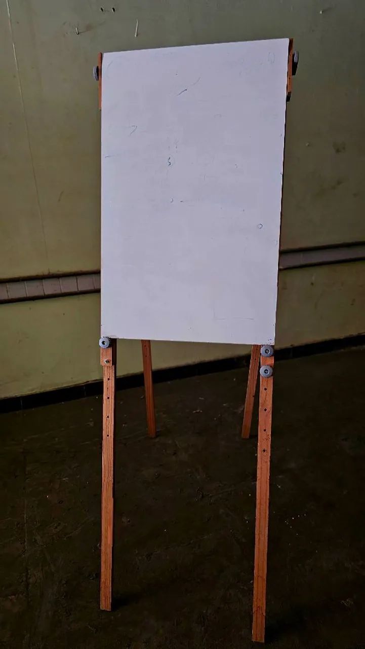 Cavalete quadro dobrável marca Stalo