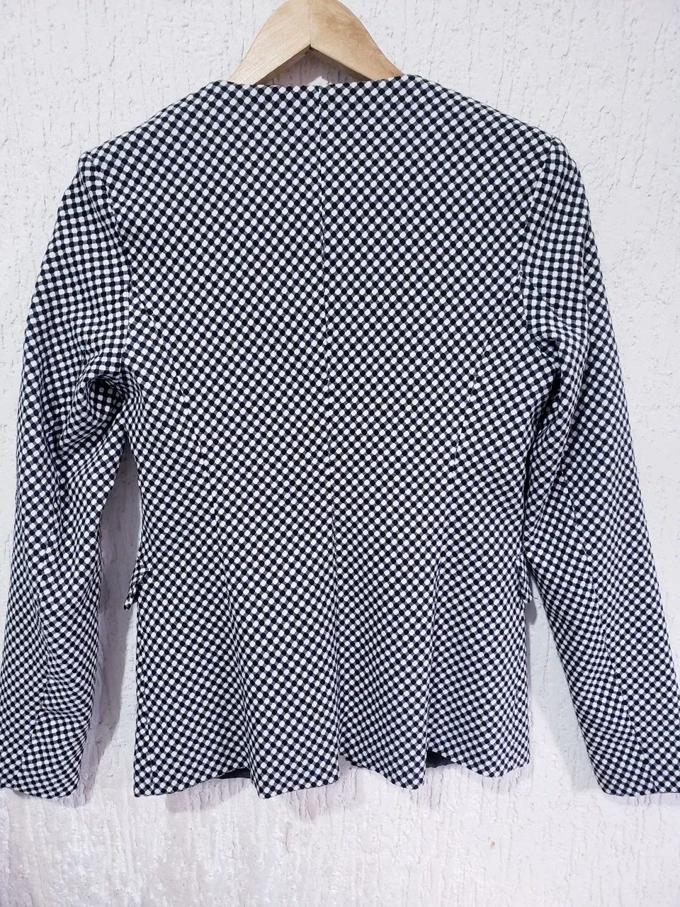 Blazer Feminino xadrez preto e branco - Foto 3