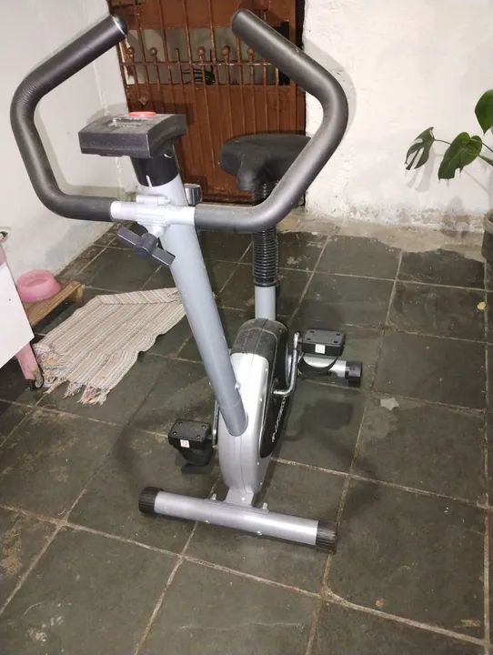 Bicicleta Ergométrica Usada - Foto 2