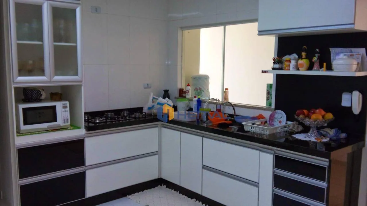Sobrado/casa com 3 quartos à venda, 174 m² - Jardim Fregadolli - Maringá/PR